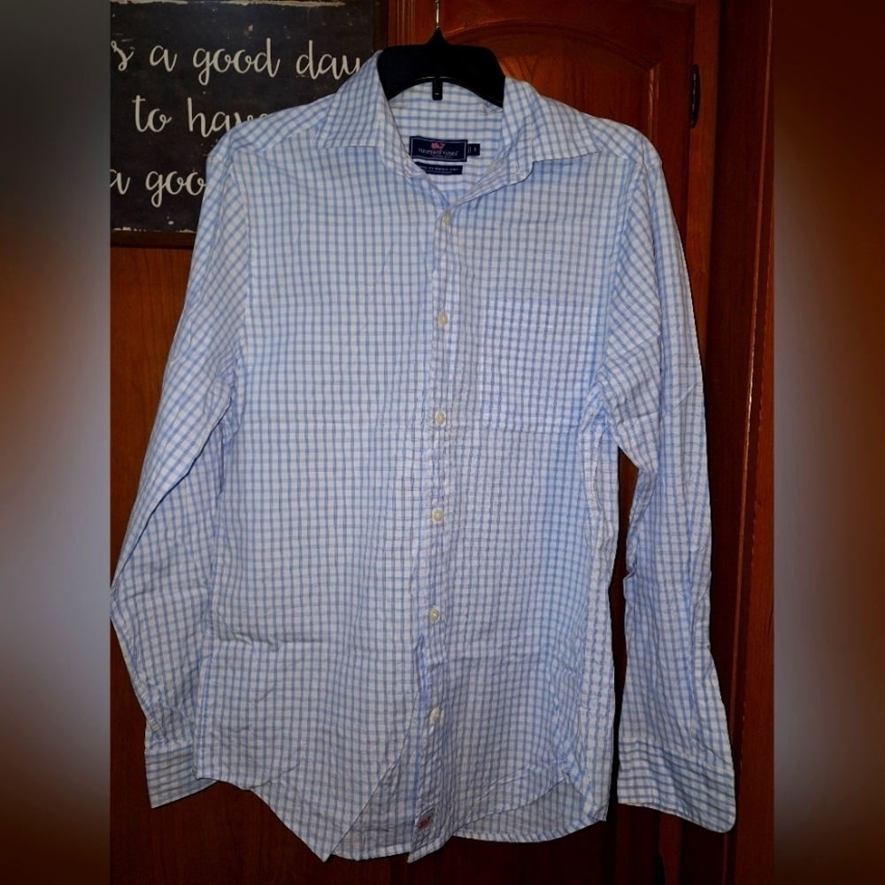 Vineyard Vines Light Blue Plaid Button Down Shirt In A Mens Size Small. EUC
